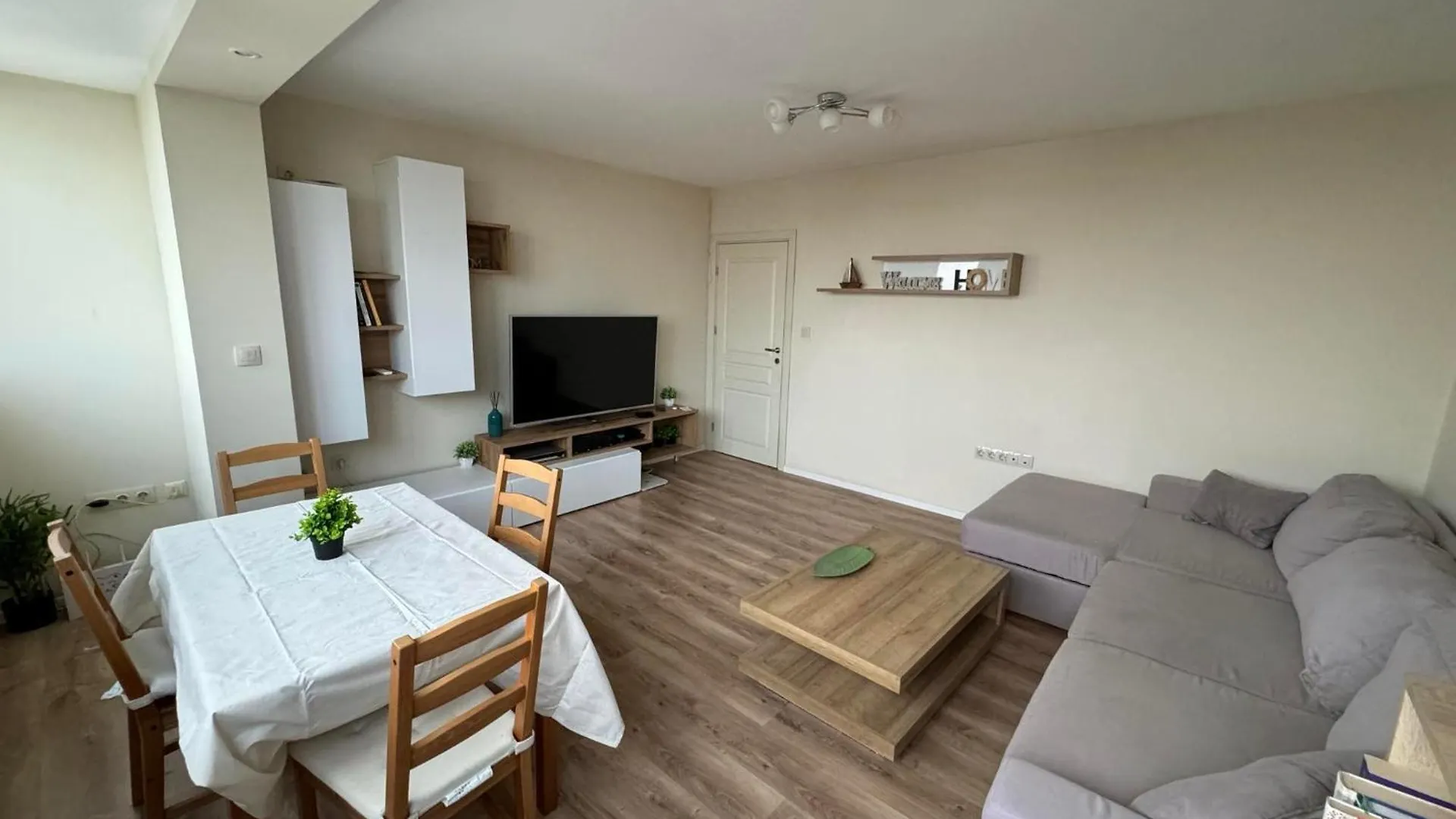 Апартамент Панорама Лазур Burgas Apartment